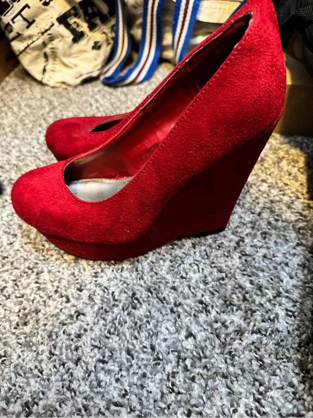 Vibrant Red Versona Wedge Size 8